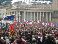 folla ai funerali di Giovanni Paolo II