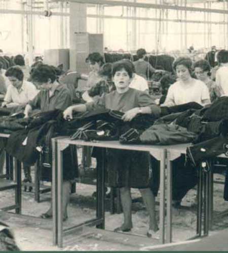 operai in fabbrica anni 50