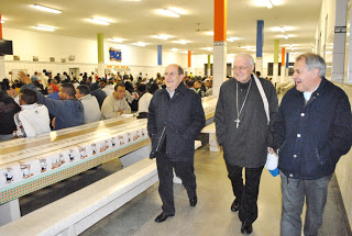 Arcebispo de Turim, Cesare Nosiglia, visita o Arsenal da Esperança