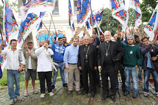 Núncio Apostólico no Brasil, Dom Giovanni D’Aniello, visita o Arsenal da Esperança