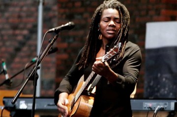 Tracy Chapman - Baby can I hold you